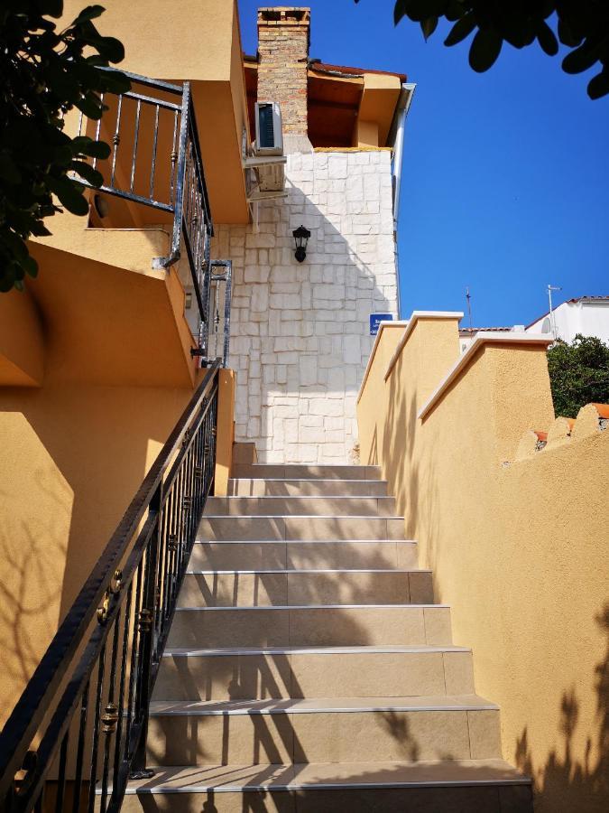 Ferienwohnung Lux Attic Old Town Rab Rab Town Exterior foto